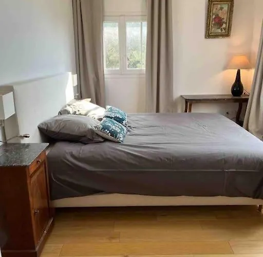 וילה D'exception A 500 M De La