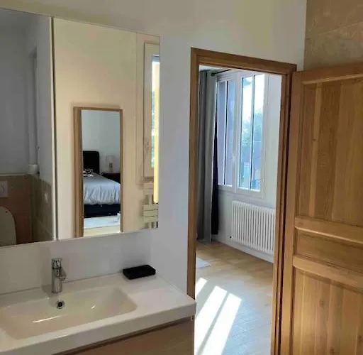 D'exception A 500 M De La *