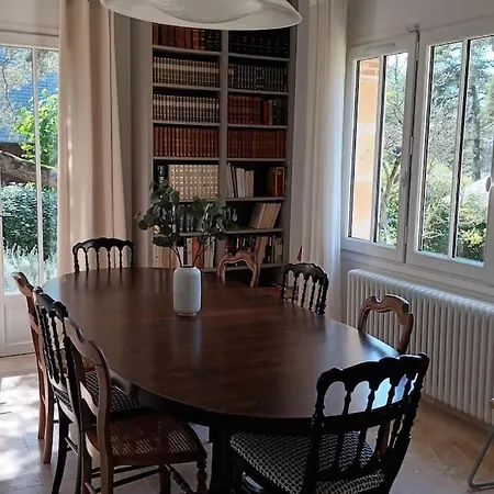 D'exception A 500 M De La Вилла *