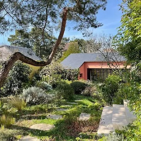 D'exception A 500 M De La *