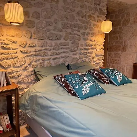 D'exception A 500 M De La Вилла